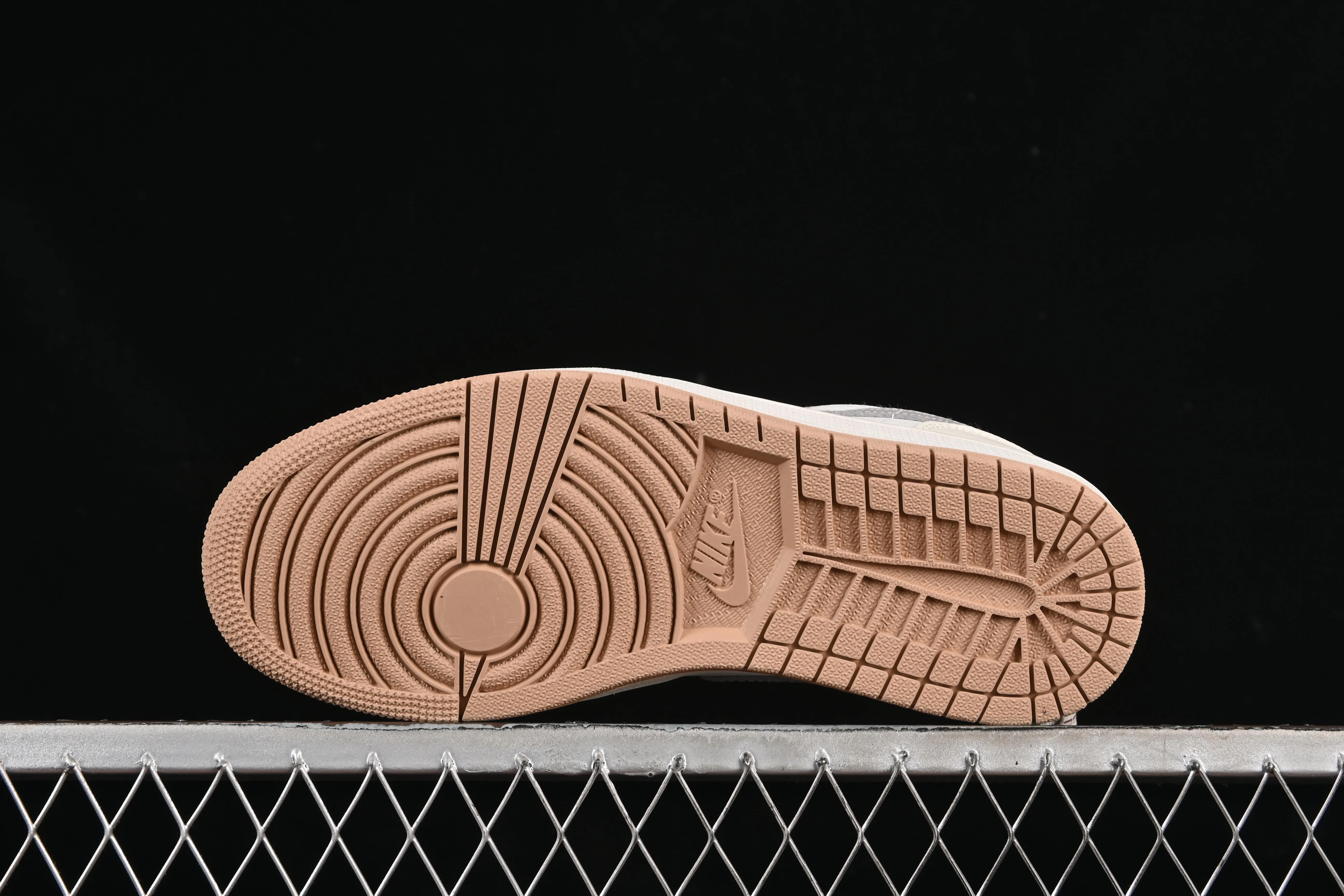 All categories Air Jordan Jordan series basketball shoes Air Jordan 1 Low Air Jordan 1 Low AJ1 Joe 1 meter gray low-top retro cultural basketball shoes 553558-169